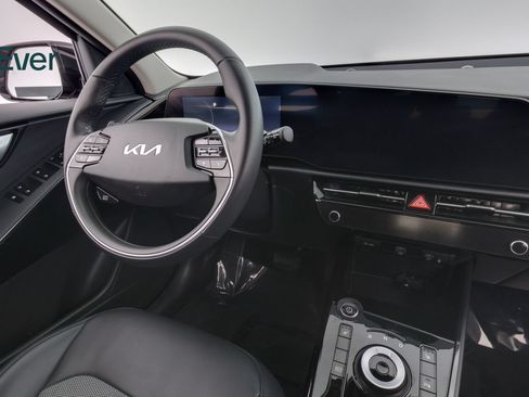 Used 2024 Kia Niro Wind FWD image 25
