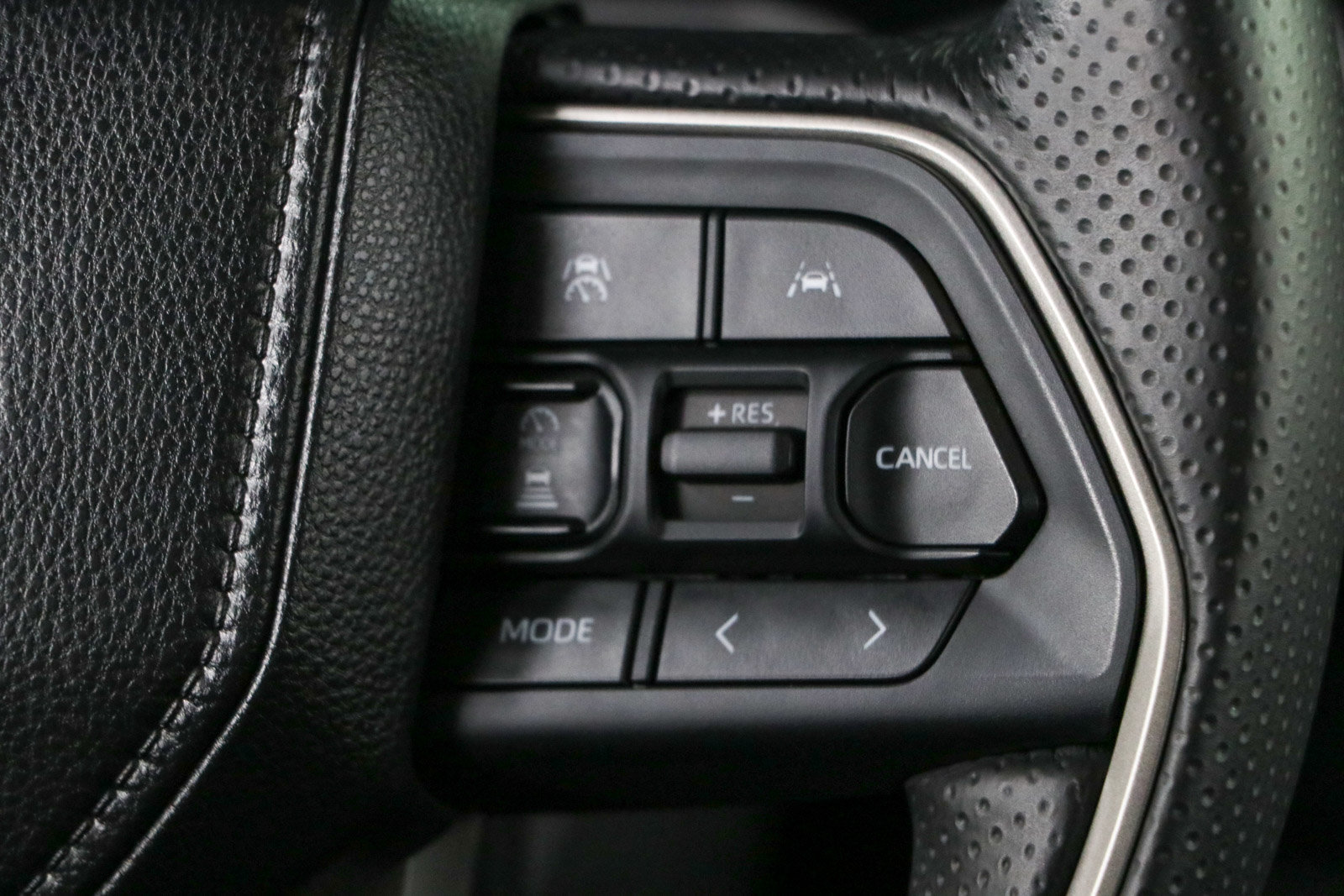Used 2026 Toyota 4Runner SR5 AWD/4WD image 15
