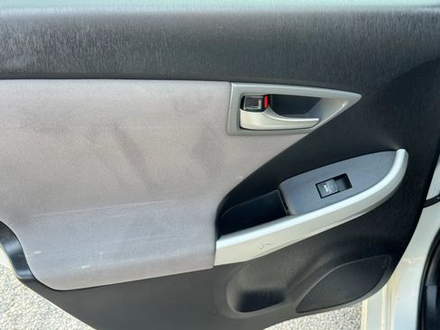 Used 2014 Toyota Prius Three FWD image 16