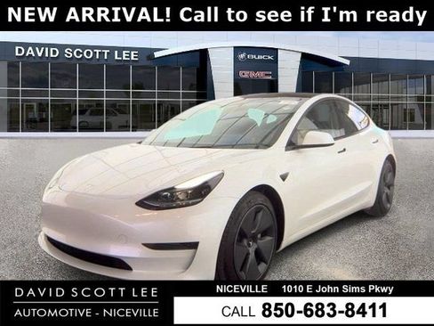 Used 2023 Tesla Model 3 Standard Range RWD image 1