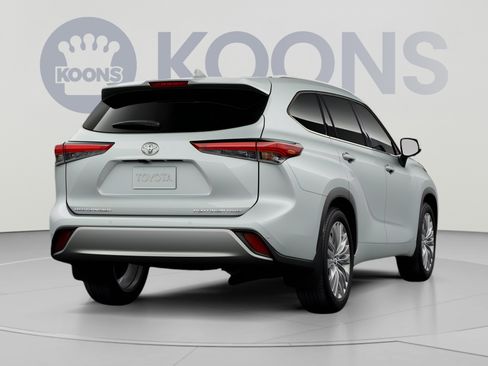New 2026 Toyota Highlander Platinum AWD/4WD image 12