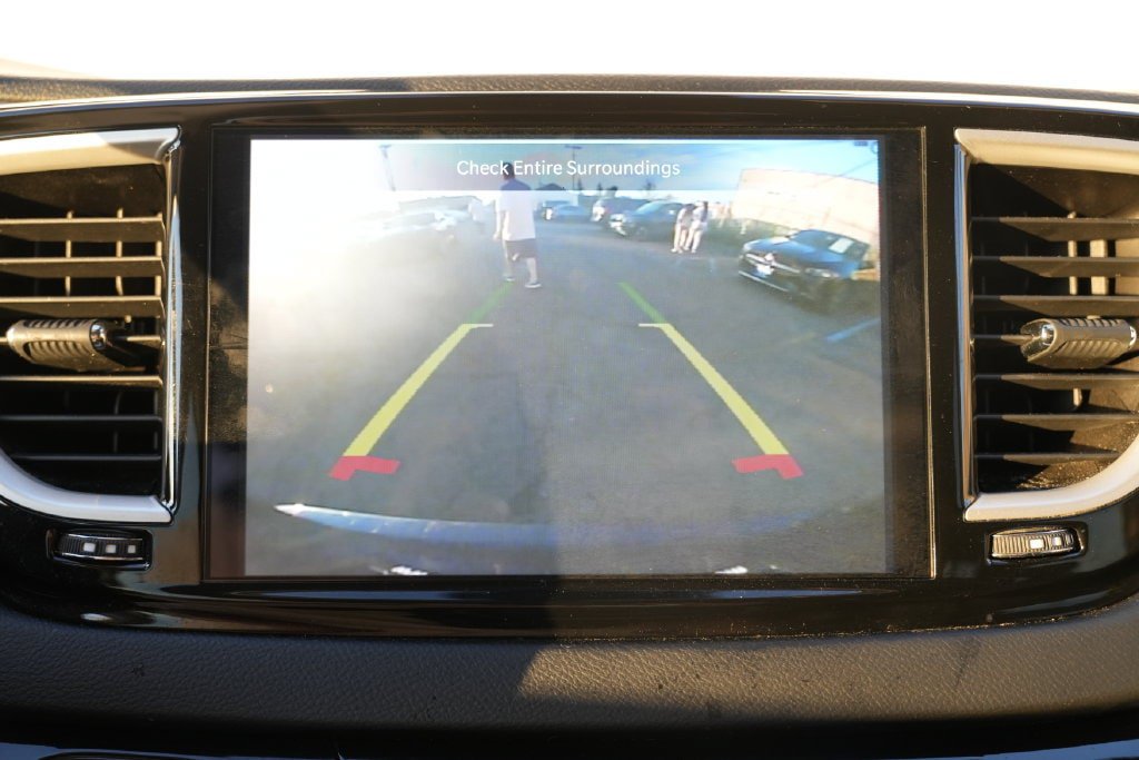 Used 2023 Chrysler Pacifica Touring-L FWD image 43