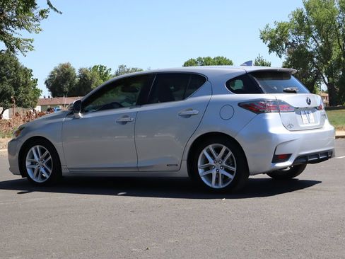 Used 2015 Lexus CT 200h w/ Navigation Package FWD image 7
