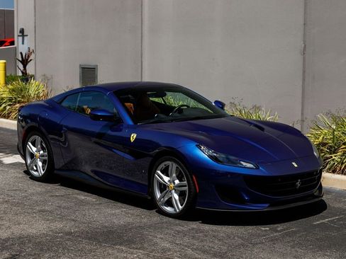 Used 2019 Ferrari Portofino image 7