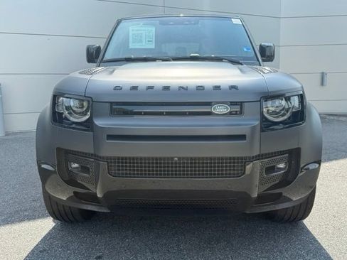 Used 2025 Land Rover Defender 130 V8 AWD/4WD image 3