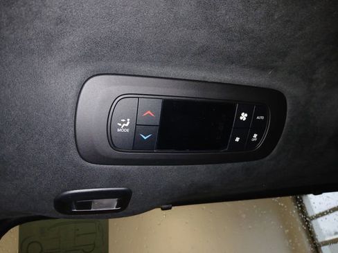 New 2026 Chrysler Pacifica Pinnacle image 30