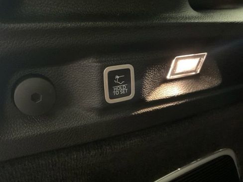 Used 2021 Jeep Grand Cherokee L Overland w/ Luxury Tech Group IV image 35