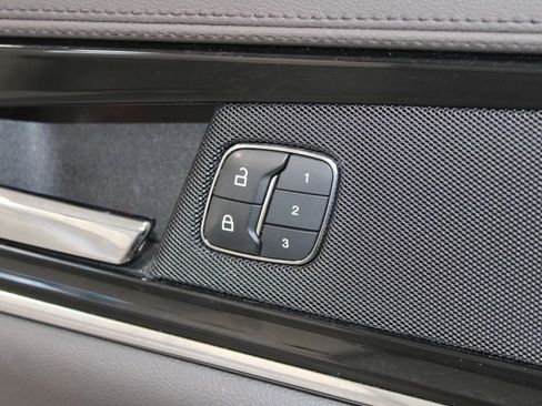 Used 2023 Lincoln Nautilus Reserve AWD/4WD image 41