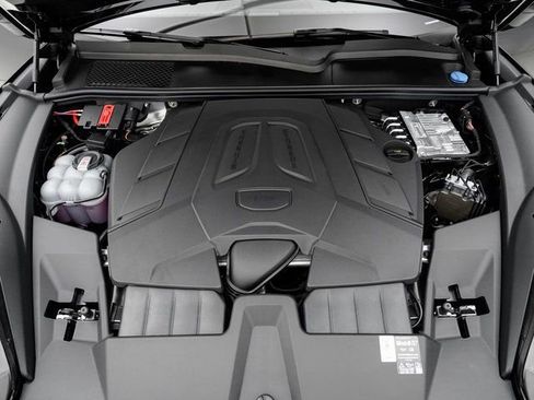New 2025 Porsche Cayenne image 29