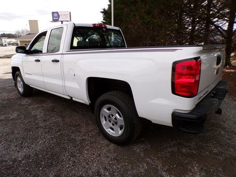 Used 2018 Chevrolet Silverado 1500 W/T w/ Trailering Package image 3