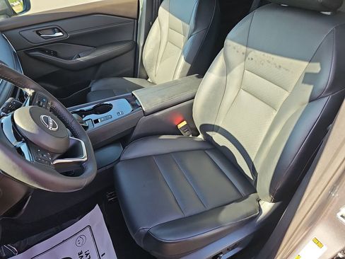 Used 2023 Nissan Rogue SV w/ SV Premium B Package FWD image 20