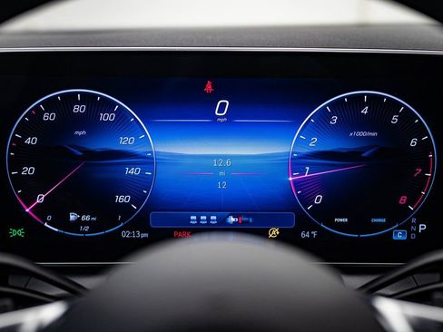 Used 2025 Mercedes-Benz GLC 300 4MATIC image 29