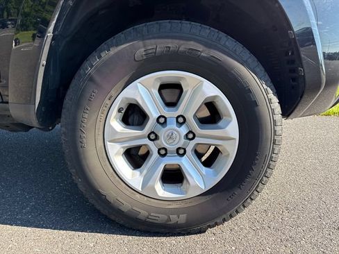 Used 2019 Toyota 4Runner SR5 AWD/4WD image 11