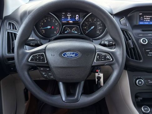 Used 2015 Ford Focus SE image 11