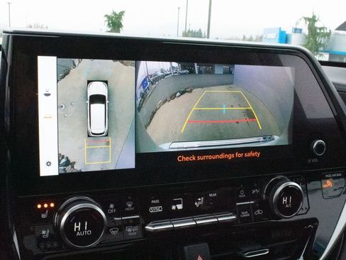 Used 2024 Toyota Highlander Limited image 21