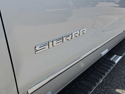 Used 2018 GMC Sierra 1500 SLT AWD/4WD image 23