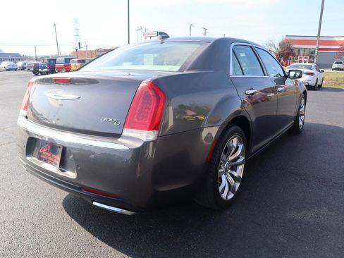 Used 2015 Chrysler 300 C w/ Light Group image 32