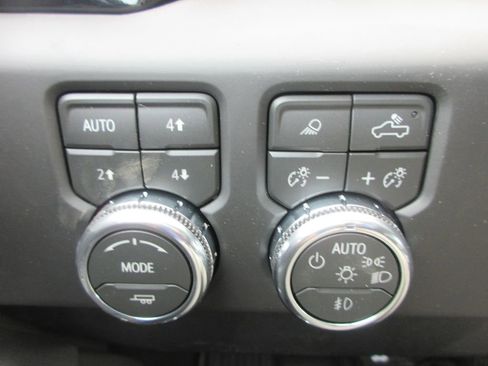 New 2026 GMC Sierra 2500 AT4 w/ AT4 Premium Plus Package AWD/4WD image 17