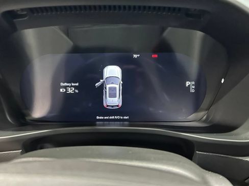 Used 2023 Volvo XC40 Recharge Ultimate AWD/4WD image 16