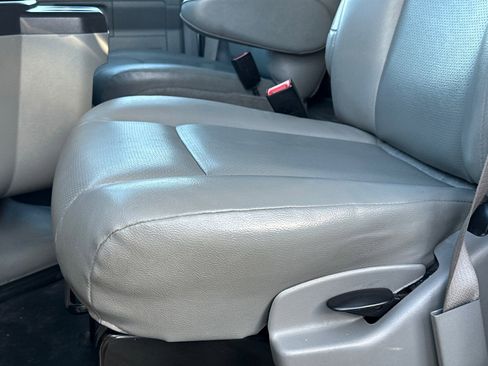 Used 2019 Ford E-350 and Econoline 350 Super Duty w/ Power Windows & Locks Group image 18