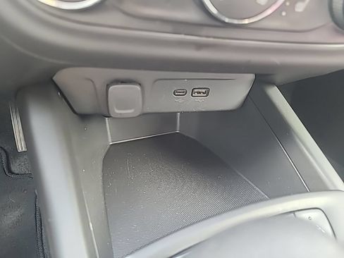 Used 2024 Chevrolet Trax LS w/ LS Convenience Package FWD image 25