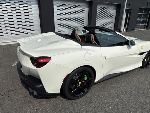 Used 2019 Ferrari Portofino RWD image 33