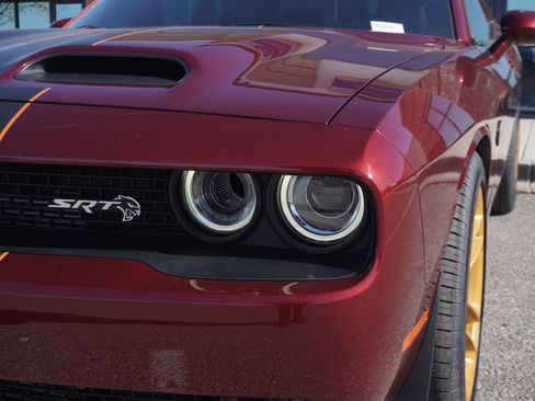 Used 2019 Dodge Challenger SRT Hellcat Redeye image 14