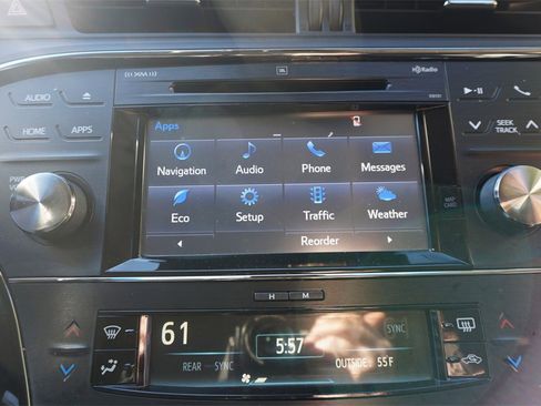 Used 2018 Toyota Avalon Limited image 10