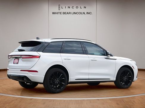 Used 2023 Lincoln Corsair Reserve w/ Equipment Group 201A image 5