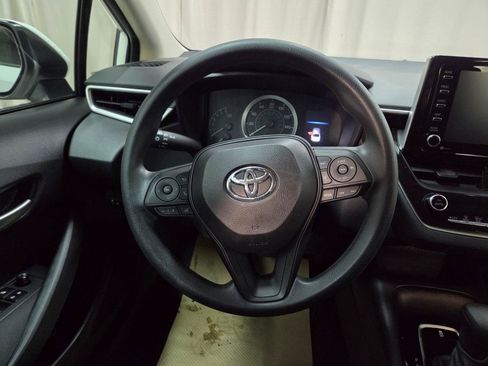 Used 2021 Toyota Corolla LE FWD image 23
