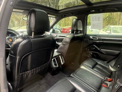 Used 2017 Porsche Cayenne Platinum Edition image 23