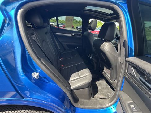 Certified 2023 Alfa Romeo Stelvio Veloce AWD/4WD image 44