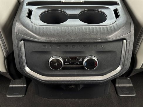 Certified 2025 Ford Expedition Active image 32