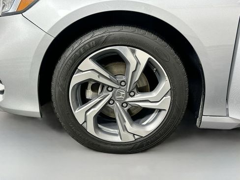 Used 2019 Honda Accord EX image 32