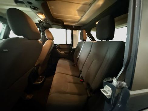 Used 2017 Jeep Wrangler Unlimited Sport AWD/4WD image 21
