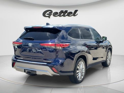 Used 2023 Toyota Highlander Platinum FWD image 5