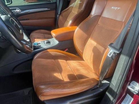 Used 2017 Jeep Grand Cherokee SRT image 8