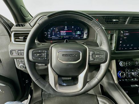 Used 2024 GMC Yukon Denali w/ Denali Reserve Package AWD/4WD image 11