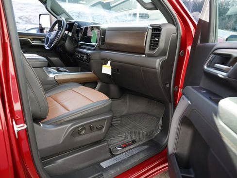 Used 2025 Chevrolet Silverado 3500 High Country w/ High Country Premium Package image 35