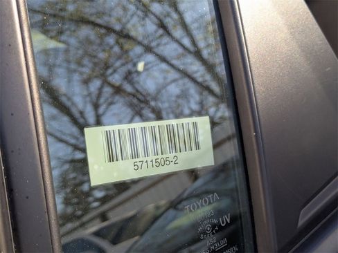 Used 2025 Toyota Prius LE image 29