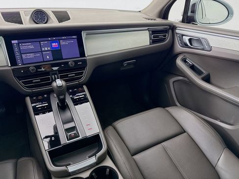 Certified 2023 Porsche Macan Turbo image 26