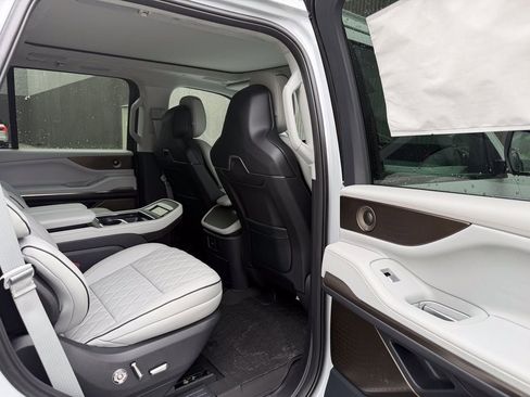 New 2026 Lincoln Navigator Black Label image 25