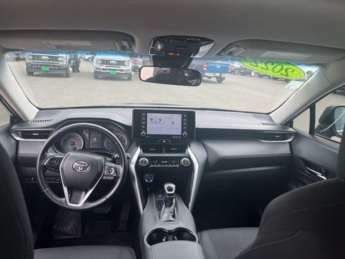 Used 2022 Toyota Venza LE AWD/4WD image 13