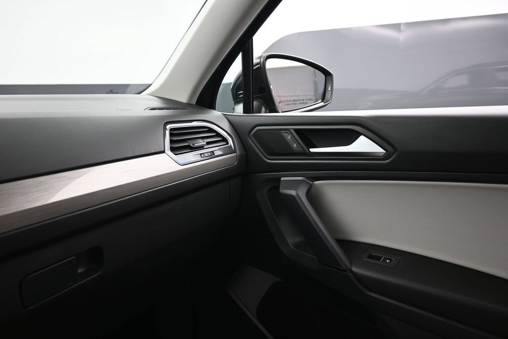 Used 2019 Volkswagen Tiguan SEL AWD/4WD image 12