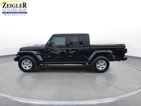 Used 2022 Jeep Gladiator Sport image 8