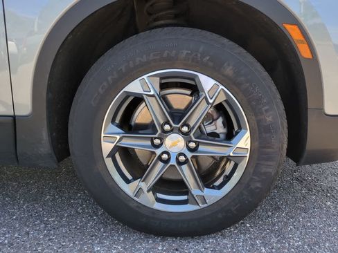 Used 2025 Chevrolet Blazer LT FWD image 11