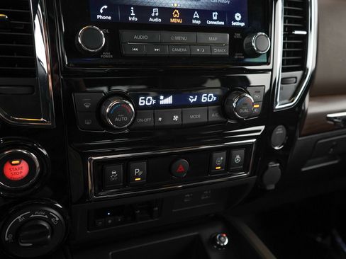 Used 2024 Nissan Titan Platinum Reserve w/ Moonroof Package AWD/4WD image 22