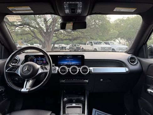 Used 2025 Mercedes-Benz GLB 250 image 17
