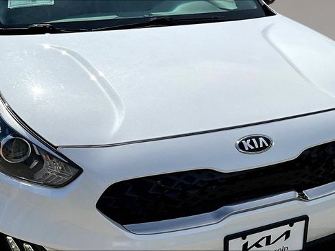 Used 2020 Kia Niro Touring FWD image 32