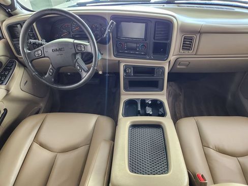Used 2004 GMC Sierra 2500 SLT w/ Heavy-Duty Power Package AWD/4WD image 15